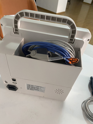 Hospital use stock NIBP ECG 12.1&quot; multi-parameter monitor for analysis