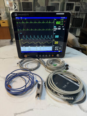 Portable 15 Inch Color LCD Display Multi Parameter Patient Monitor with Trolley/Wall Bracket Mountable and 5 KG Lightweight Design